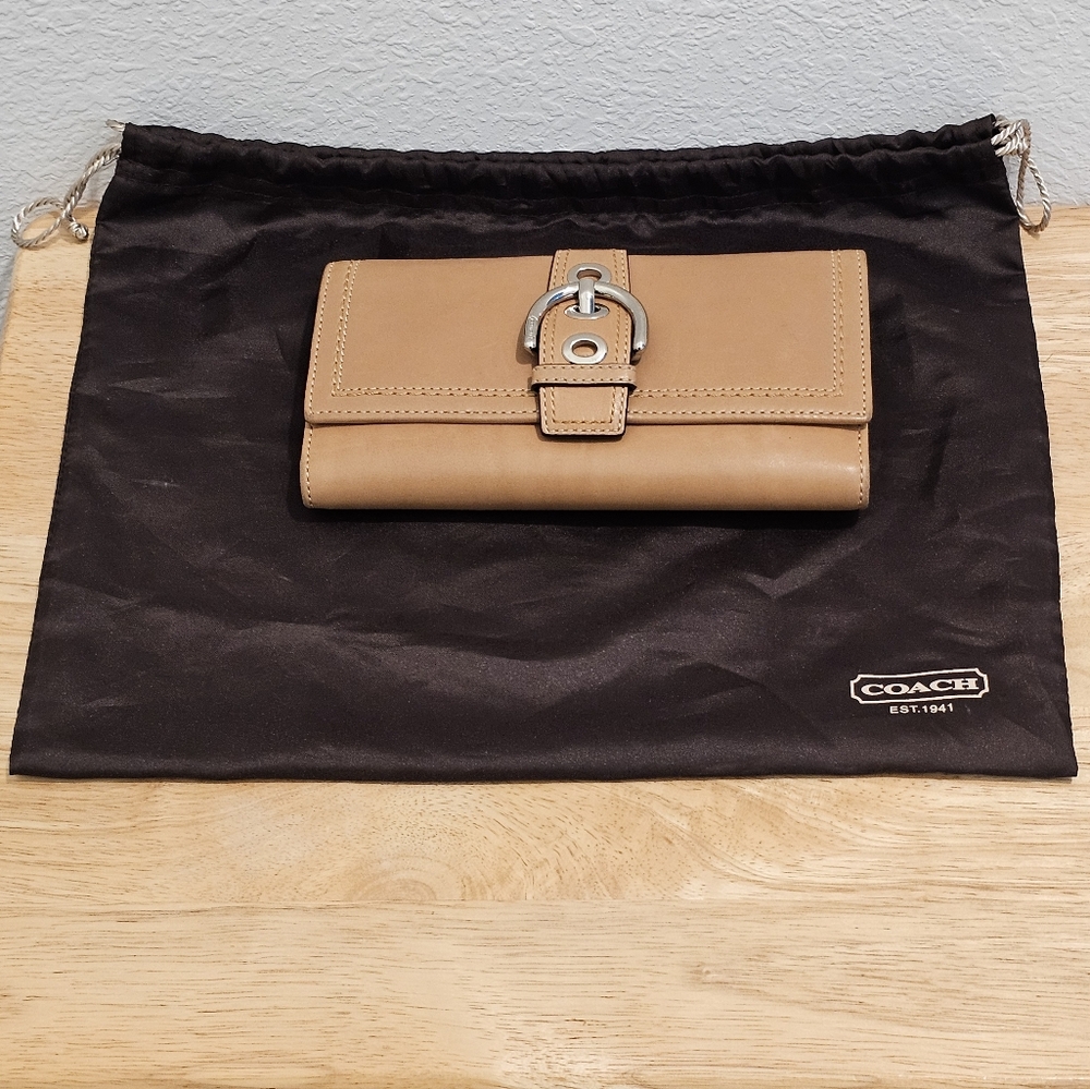 Coach Tri-fold Checkbook Wallet, Coach Dust Bag, GUC, Size Large - Picture 2 of 12